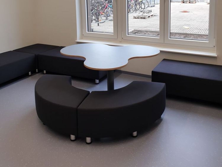 Moderne Sitzmöbel laden zum chillen.