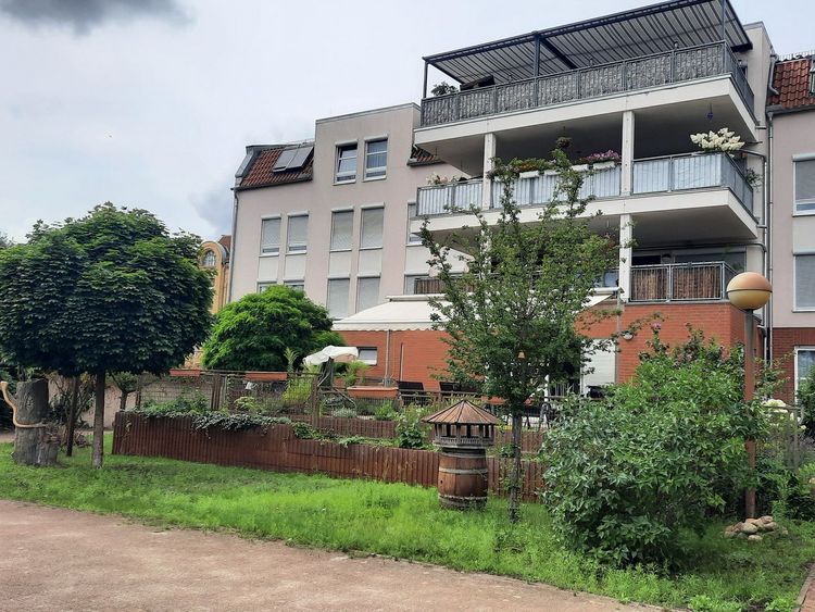 Rückansicht Mitten-Drin