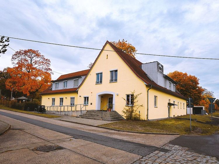 Auf dem Bild sieht man das Gebäude unserer Besonderen Wohnform für Kinder und Jugendliche mit Behinderung.