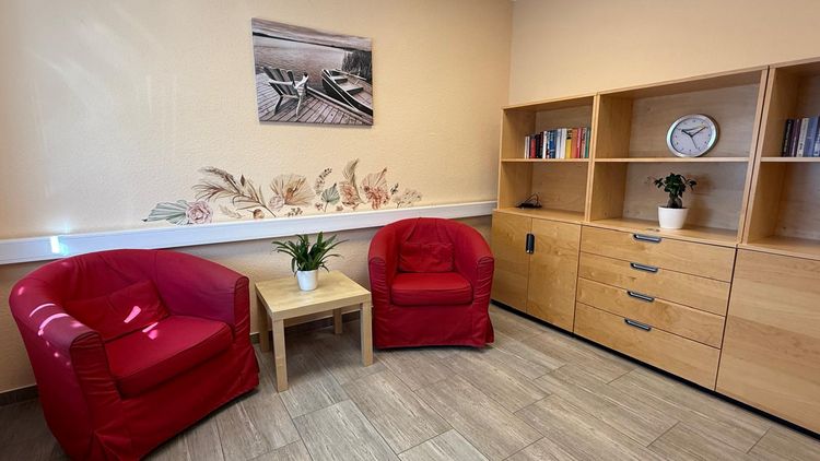 Gemütliche Sitzecke im Mehrgenerationenhaus