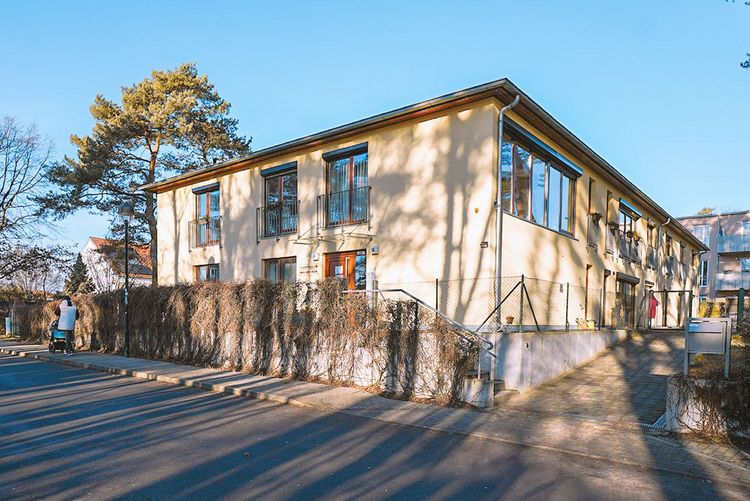 Außenansicht des Gebäudes der Besonderen Wohnform Haus Lichtblick in Rangsdorf